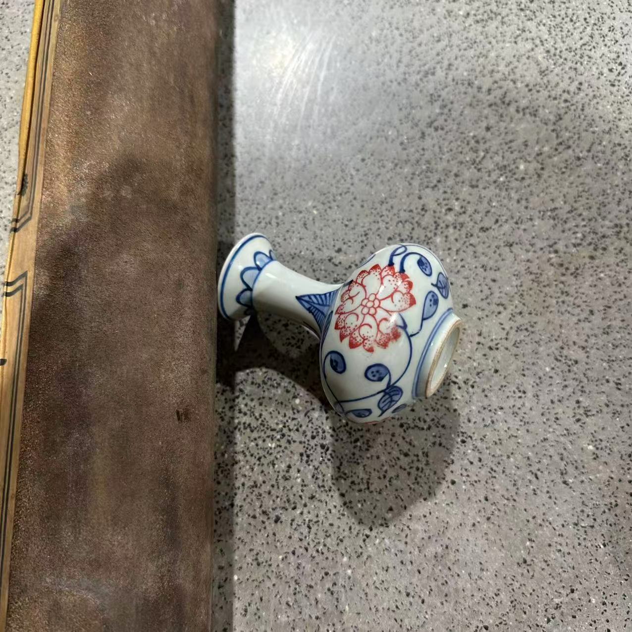 E606/AW  青花釉里红/赏瓶