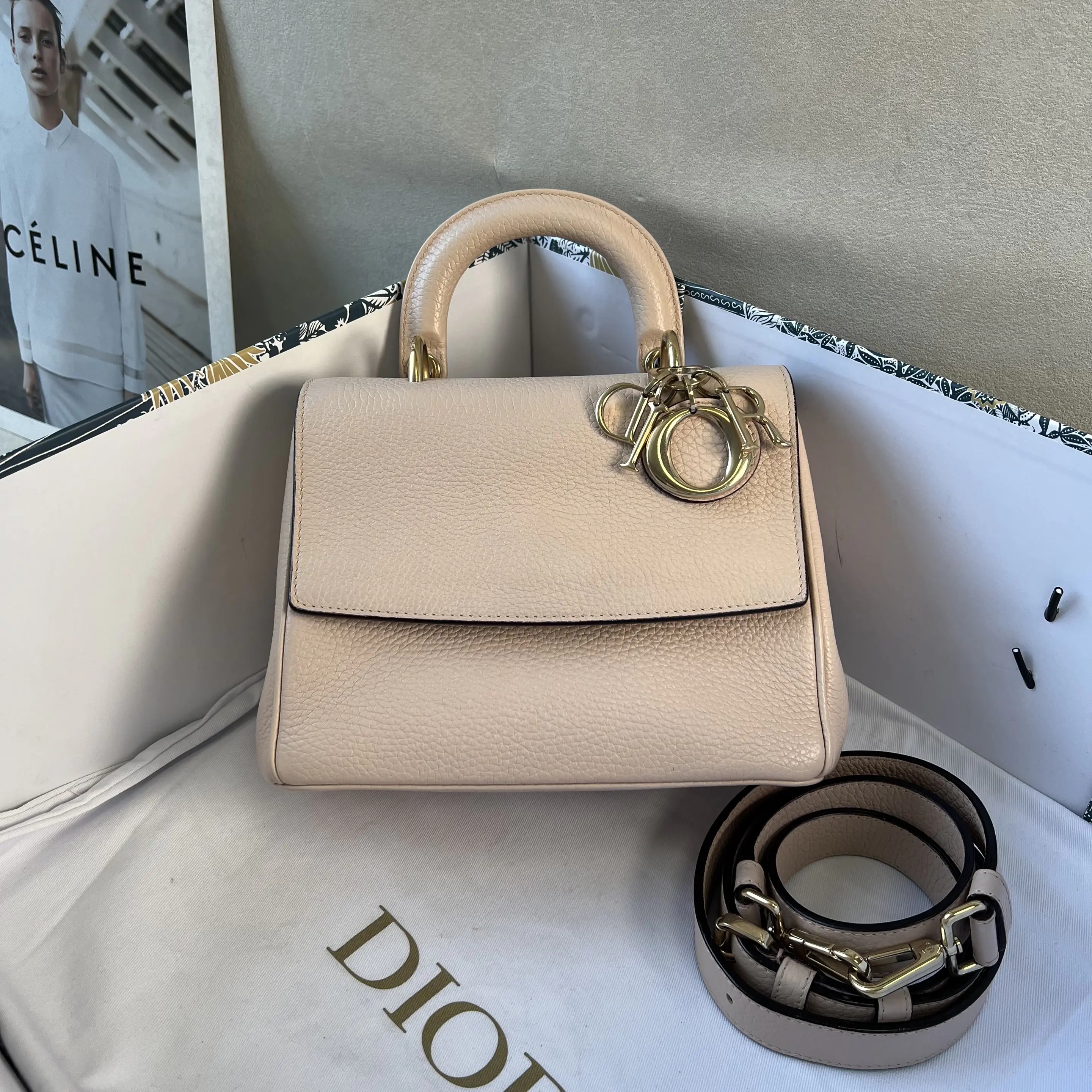 99新 DIOR/迪奥 迪奥奶茶色bDior mini包 8219 柒