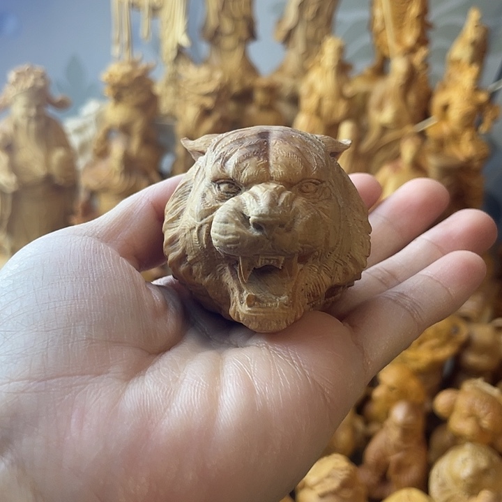 柏木（崖柏）老虎虎首