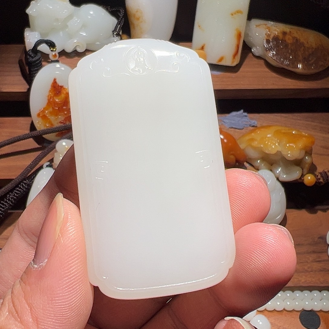 虾***象和田玉未镶嵌颈饰