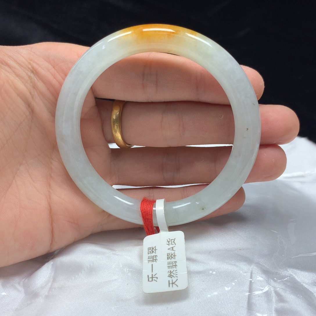 翡翠未镶嵌手镯（圆镯）55