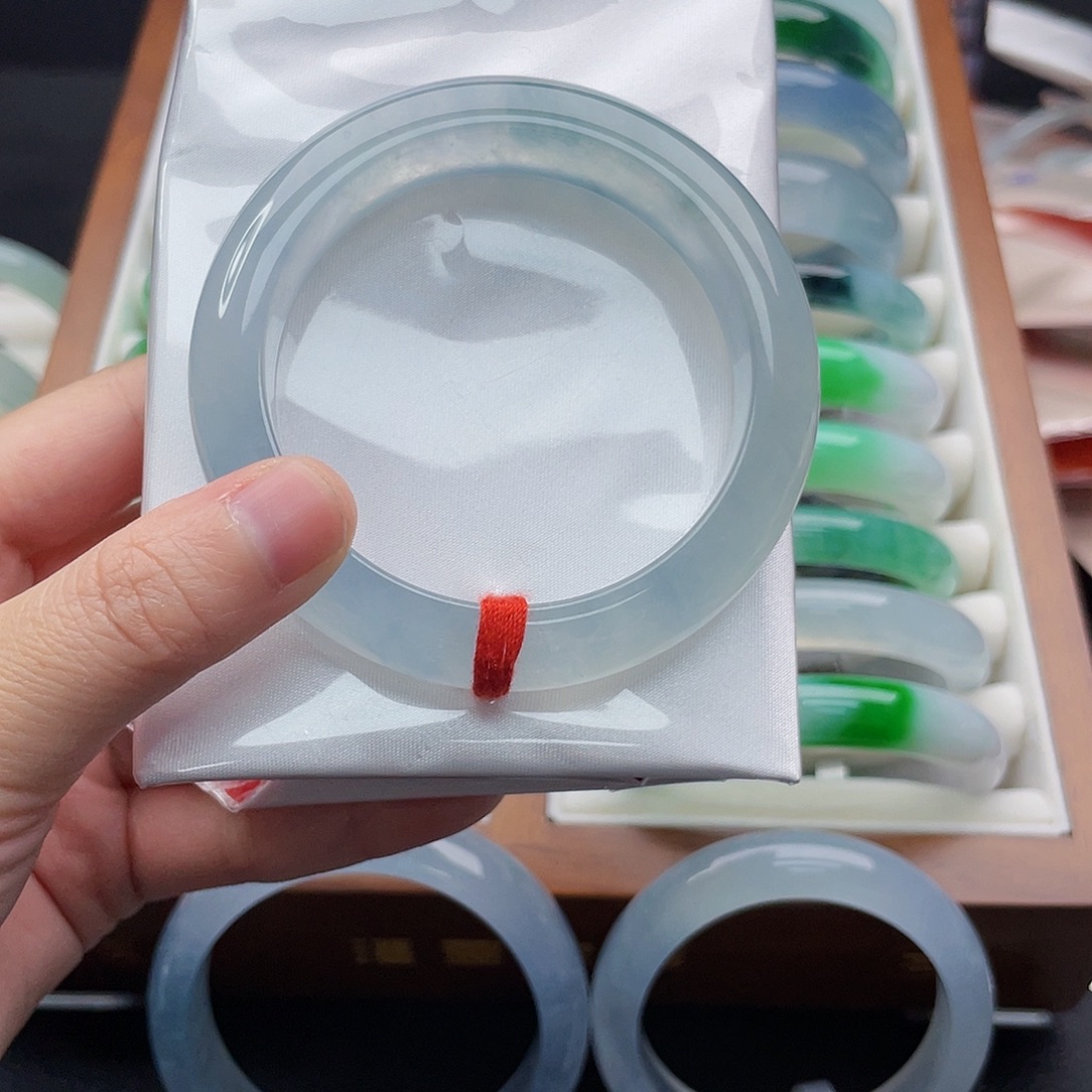 翡翠未镶嵌手镯54.4蓝冰