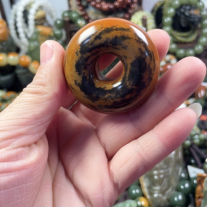 透闪石质玉把件未镶嵌