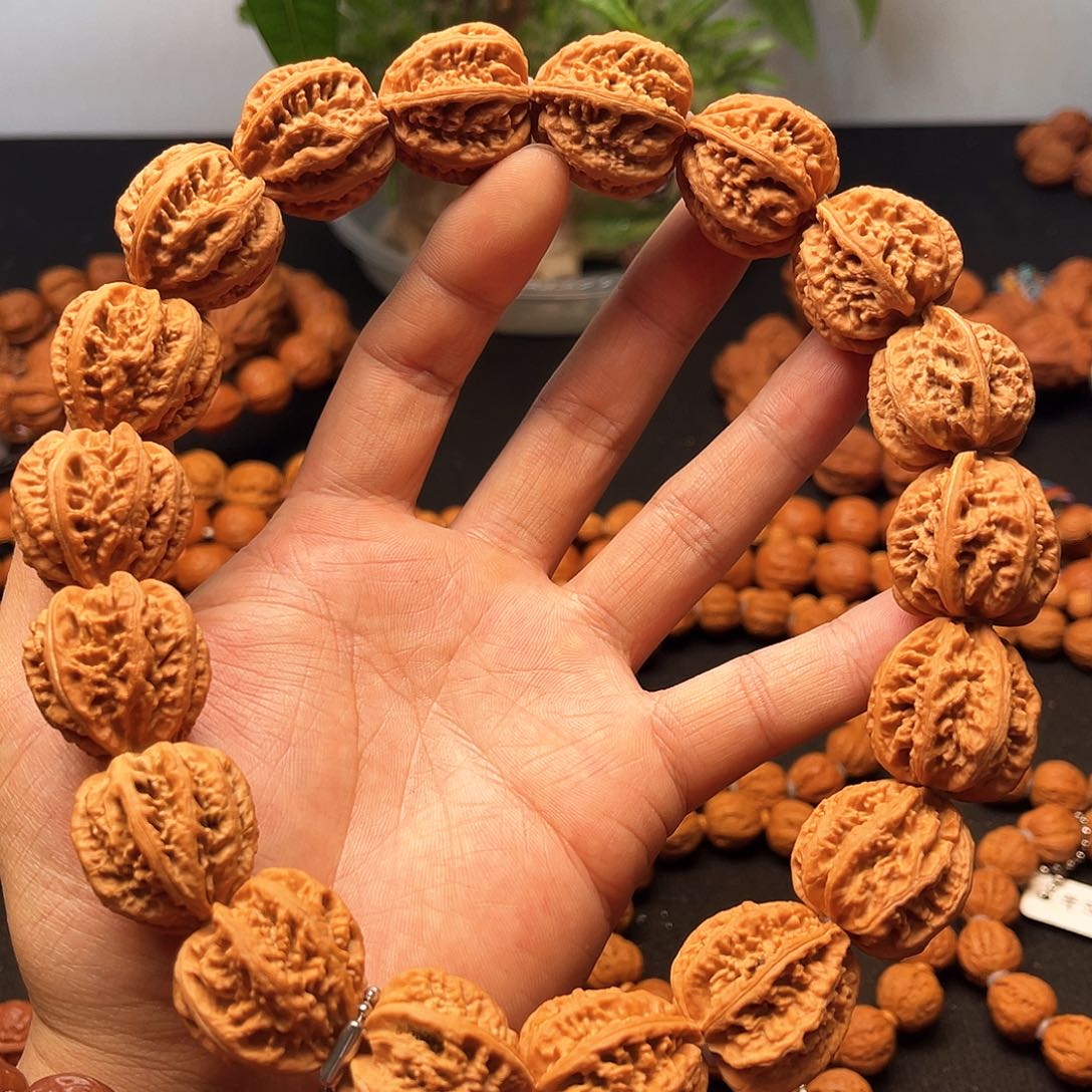 淄***李文玩核桃手串核桃手持