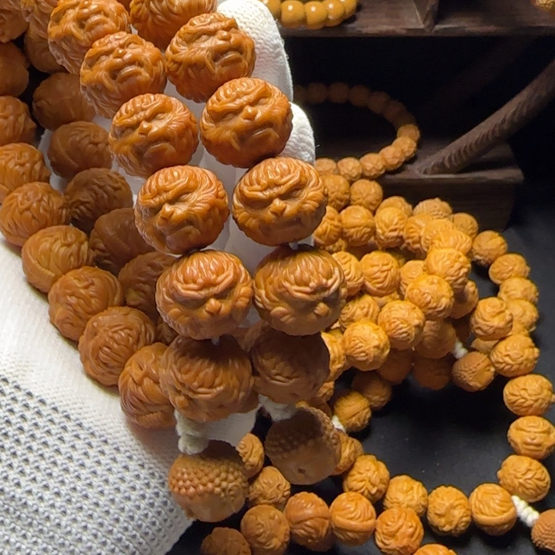 草***飞猴头核桃吊坠猴头