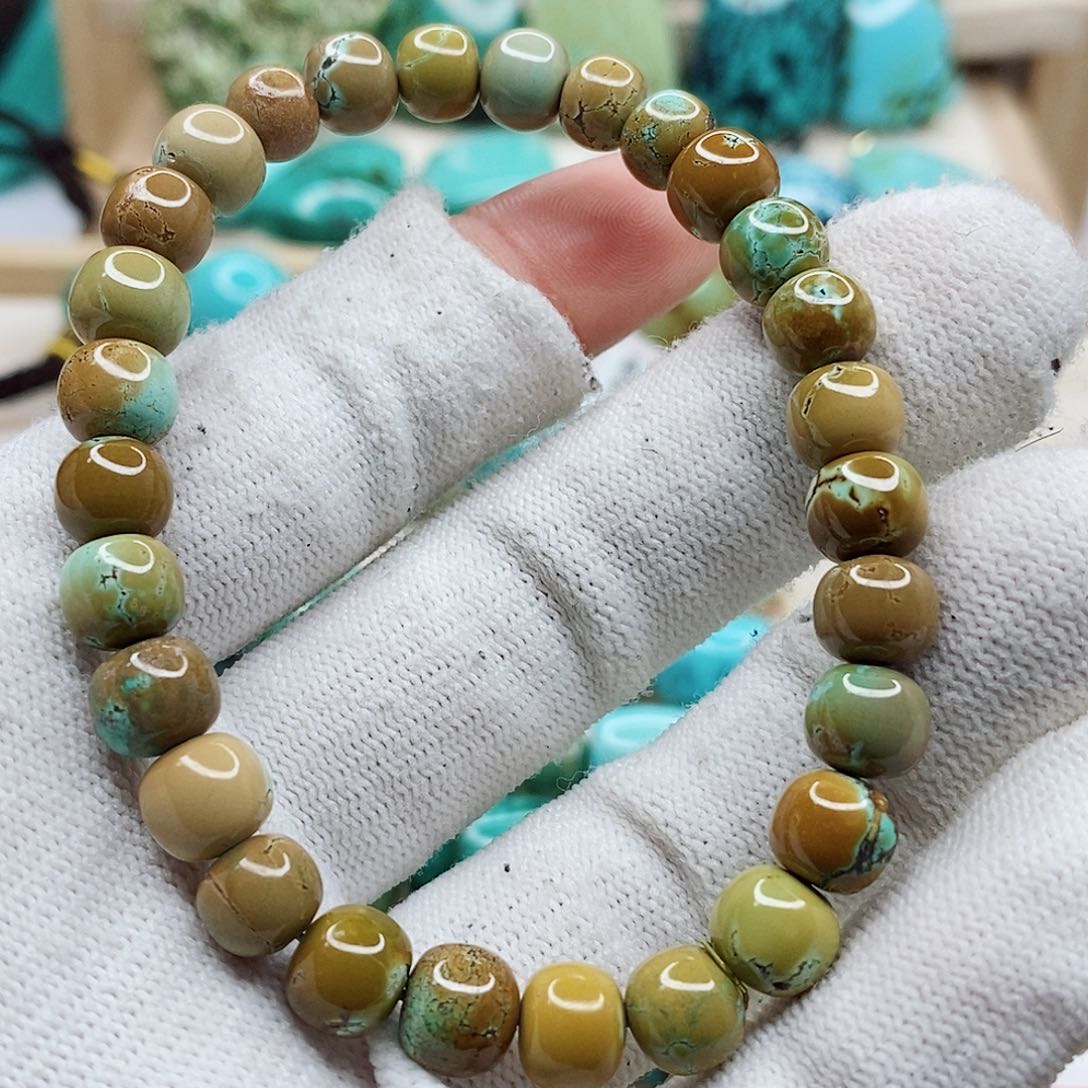 绿松石颈饰未镶嵌