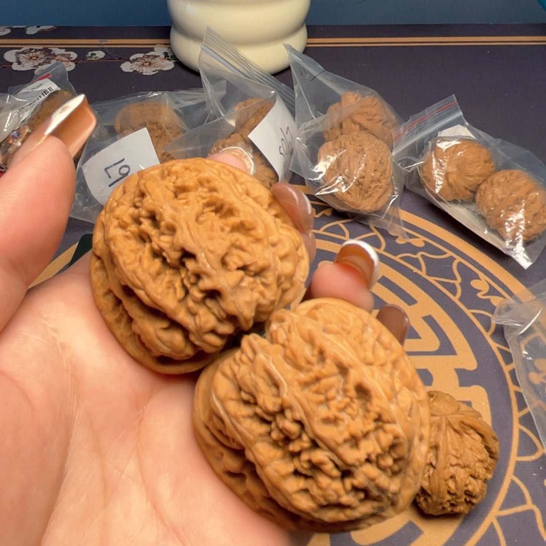 文玩核桃把件7*2粗筋45