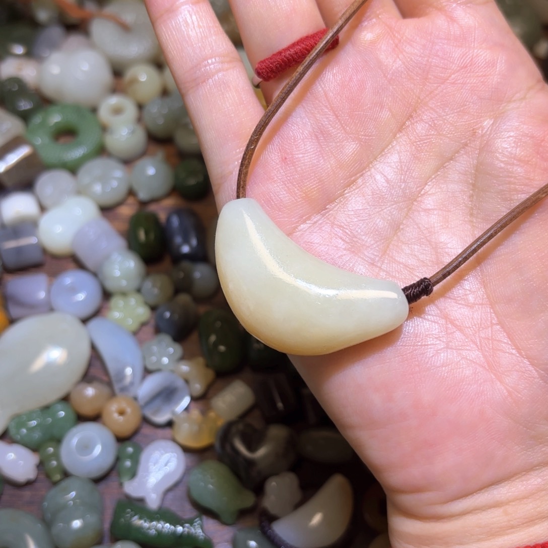 未镶嵌和田玉珠宝半成品