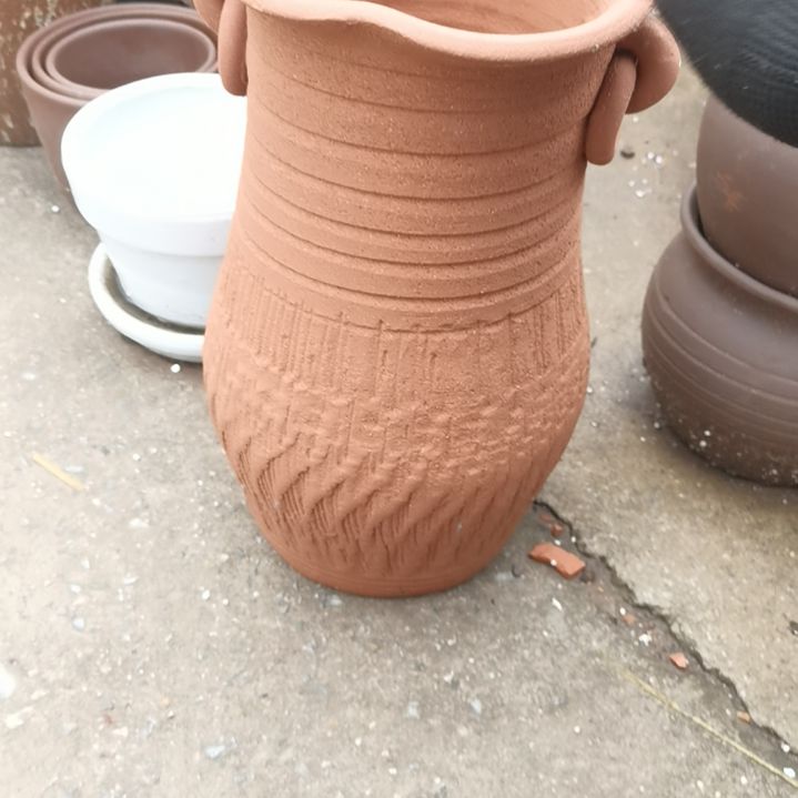 红陶瑕疵一个盆子