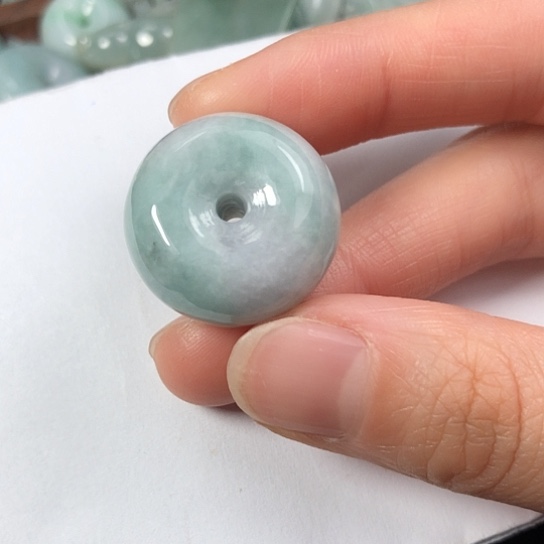 翡翠未镶嵌颈饰缅甸A货，每天下午1点半开播