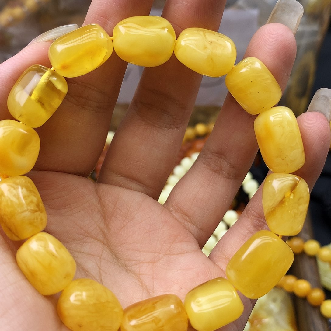 未镶嵌琥珀珠宝奇石