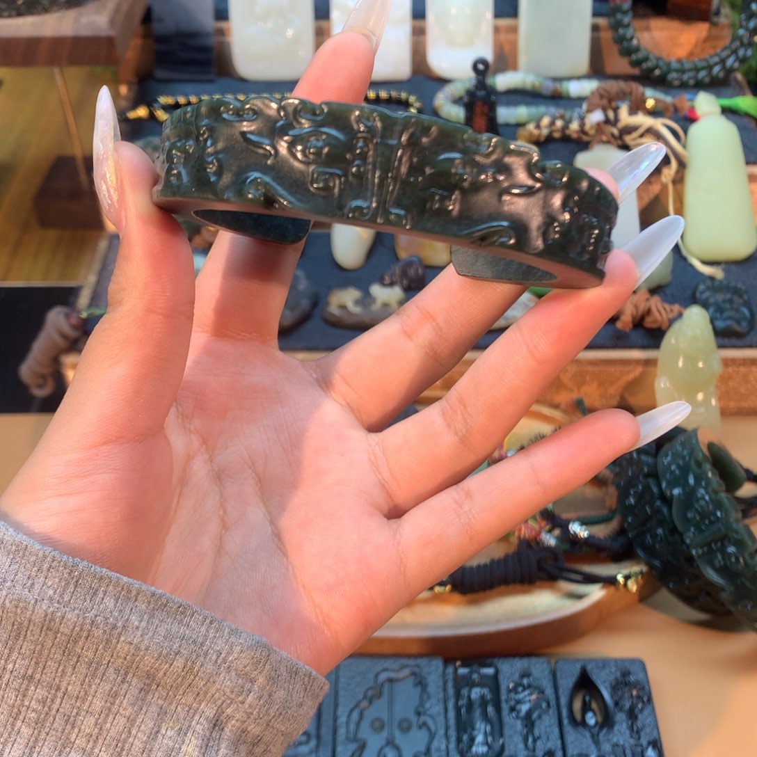 和田玉（糖玉）未镶嵌挂件