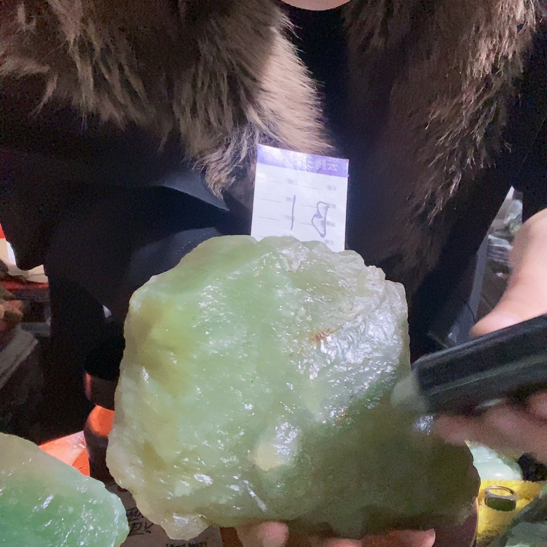 蛇纹石玉未镶嵌珠宝奇石