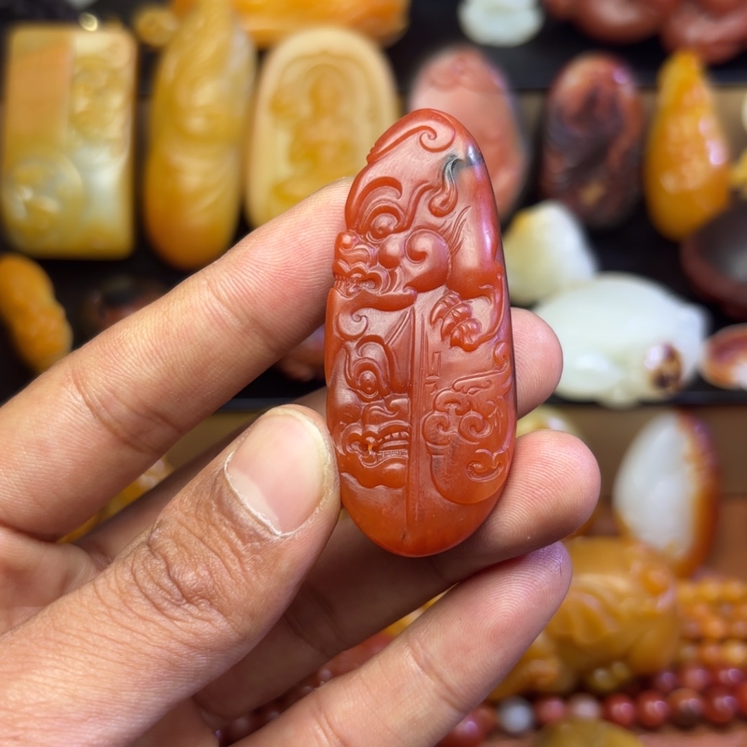 顺***8和田玉未镶嵌颈饰