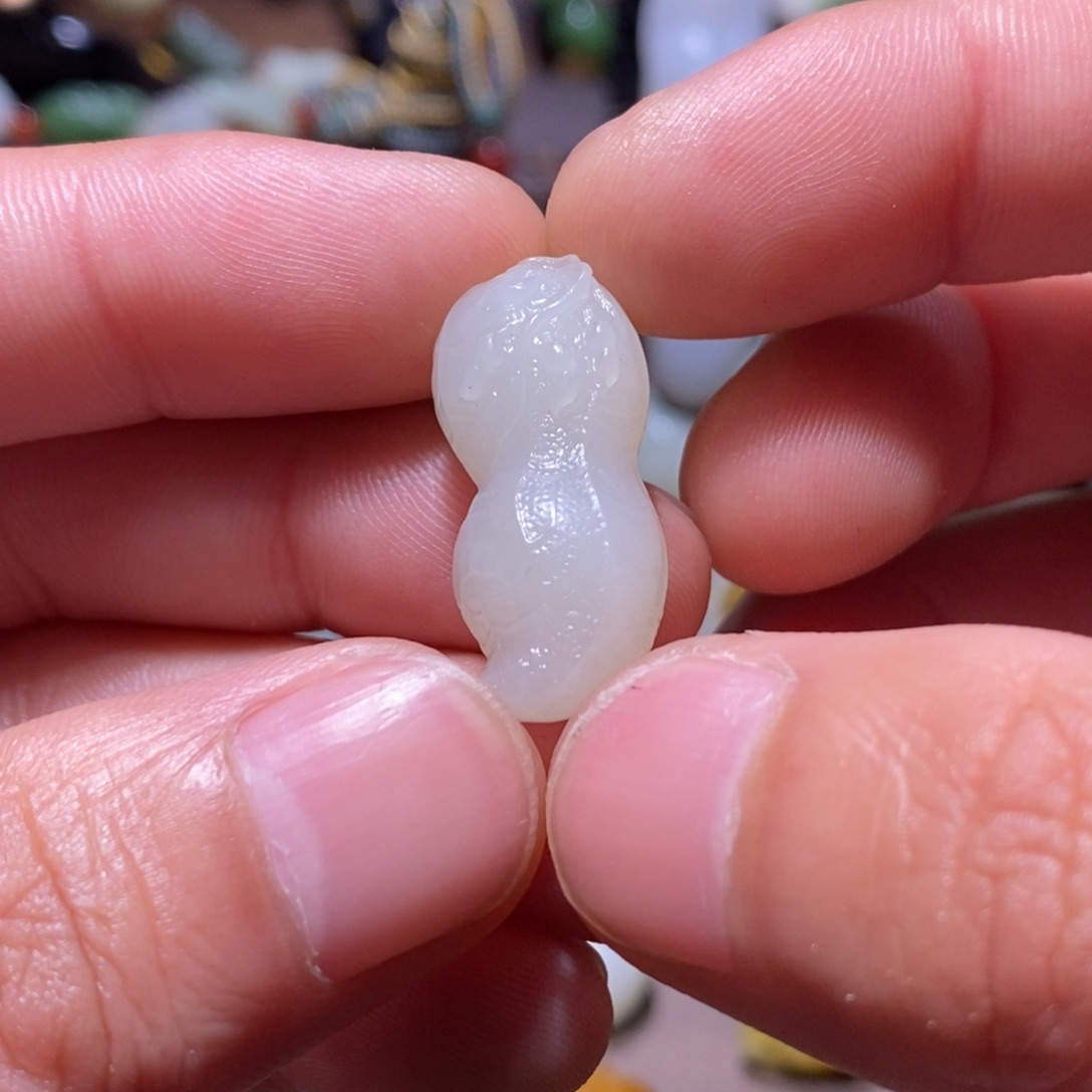 和田玉未镶嵌车挂