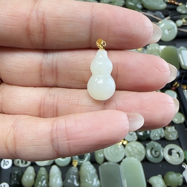 和田玉吊坠(不含链)18K金镶嵌茜*儿