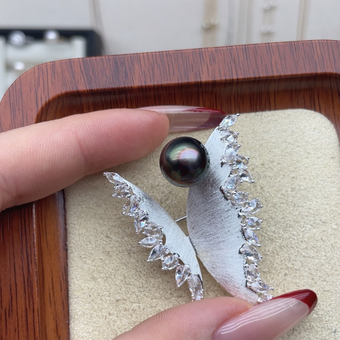 胸饰未镶嵌海水珍珠E11