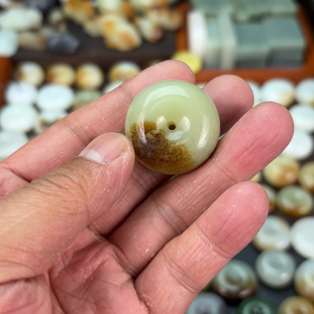 和田玉（糖玉）颈饰未镶嵌昊*