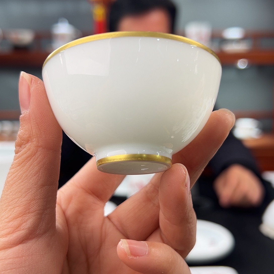 柴窑素胎描金一口杯（雍正底款）