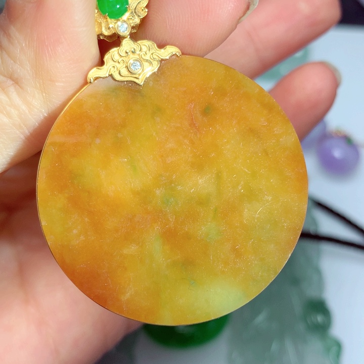 翡翠吊坠(不含链)18K金镶嵌