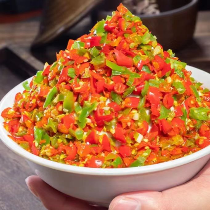 小米剁椒下饭辣椒酱川味香辣下饭菜双椒酱湖南特产蒜蓉彩椒酱拌饭