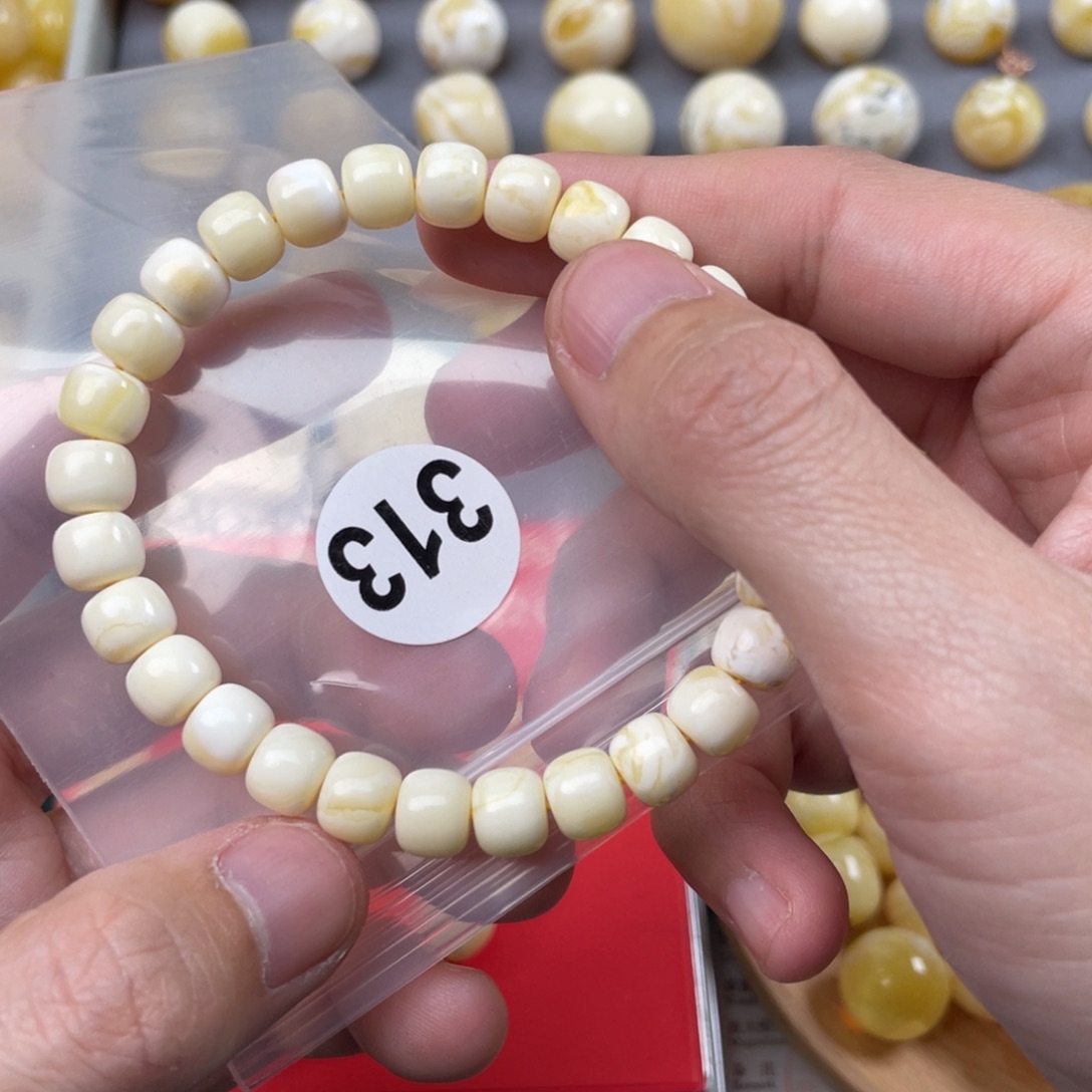 蜜蜡珠宝奇石未镶嵌