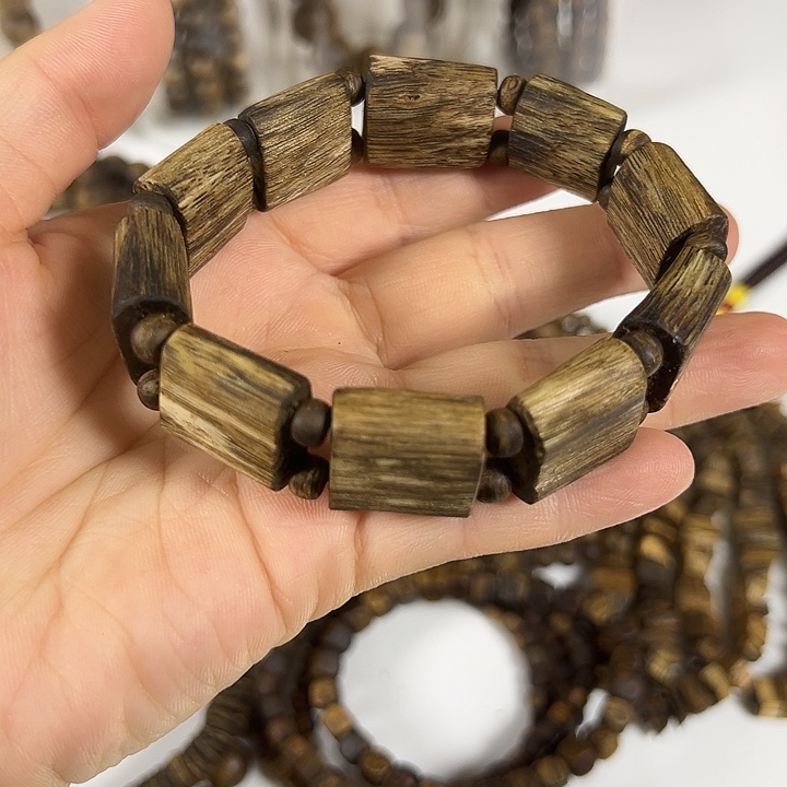 沉香沉香碎屑莺歌绿奇楠 手牌珠1.7 原色原木原香