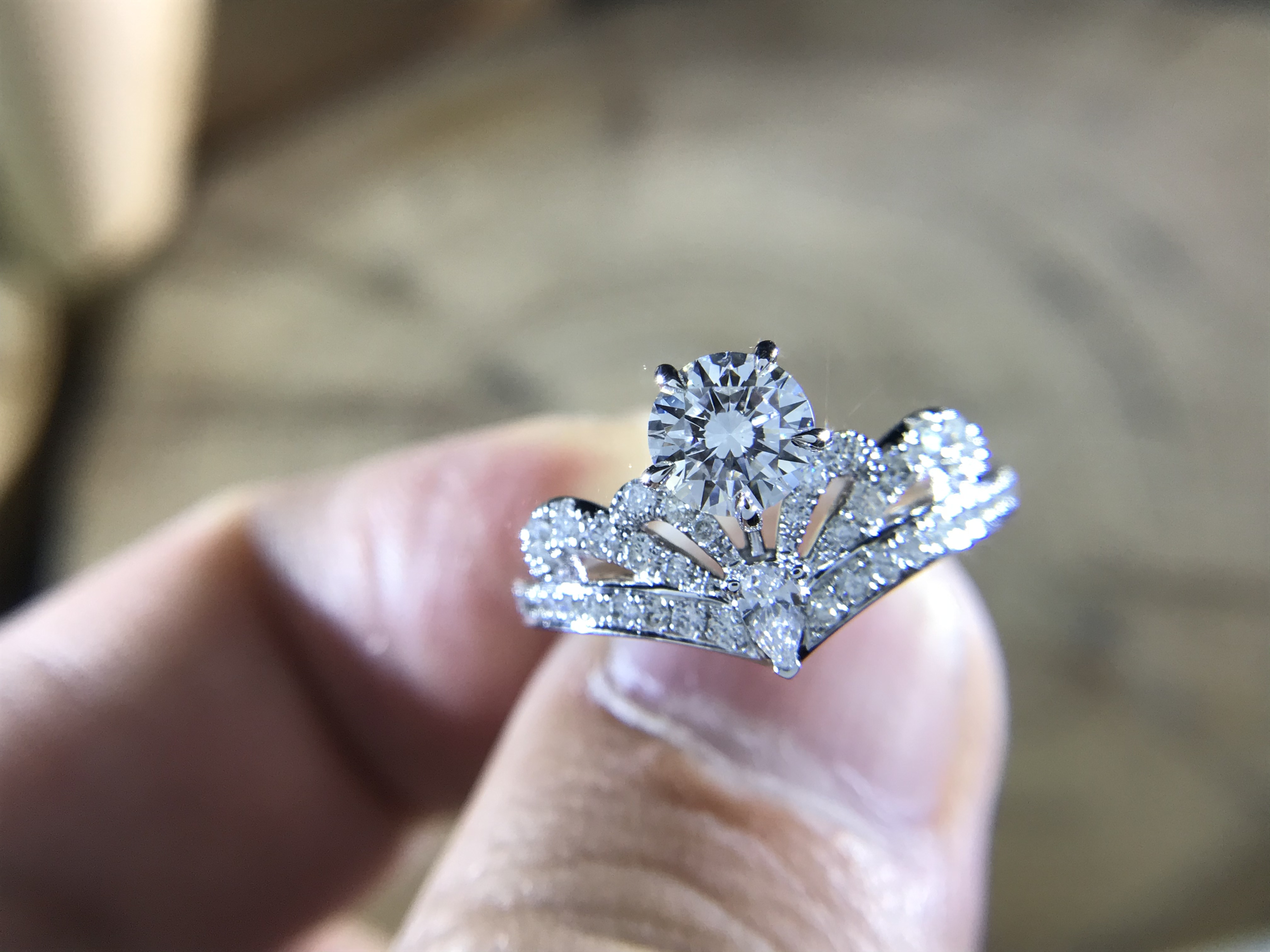 GIA证书0.65克拉E VS1 3EX F圆形钻石戒指