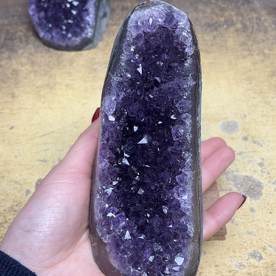 紫晶未镶嵌大型摆件（非配饰）