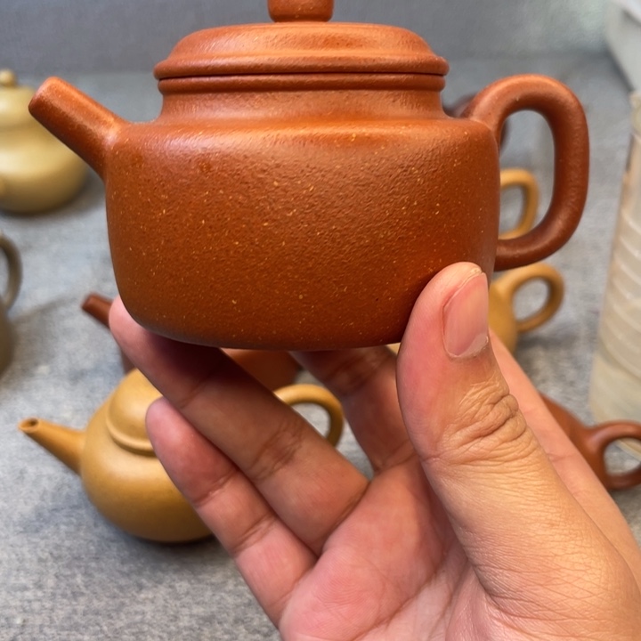 紫砂茶壶在*上半手工瑕