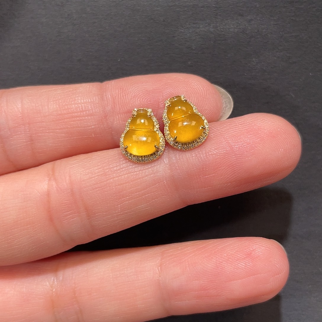 翡翠18K金镶嵌耳饰南非钻