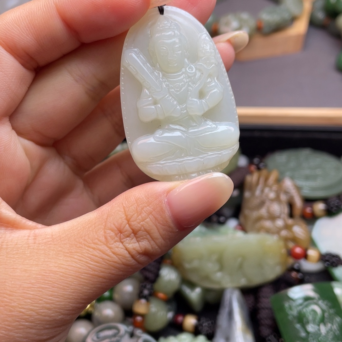 和田玉颈饰未镶嵌