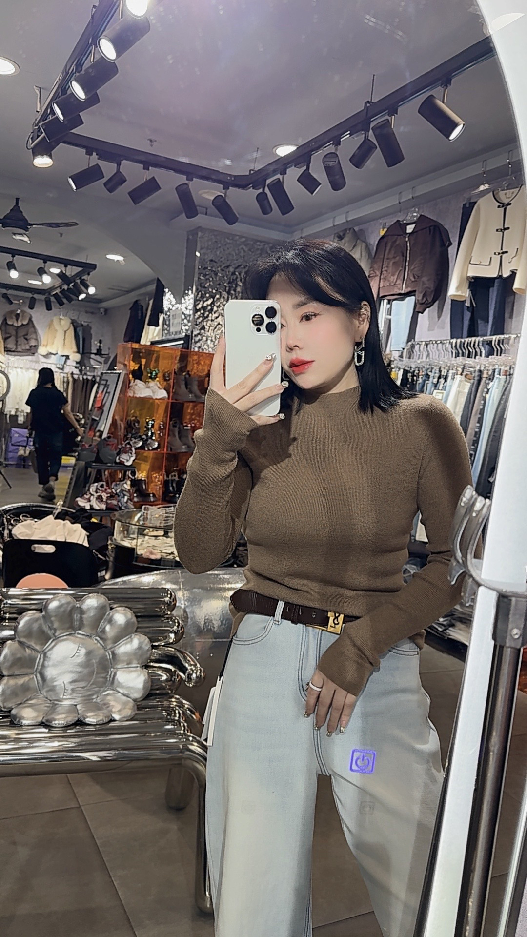 王琳家卡其色中领打底长袖