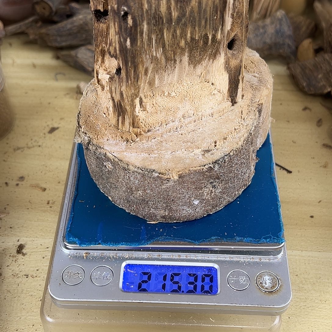 香料绿棋楠虫漏乌身摆件