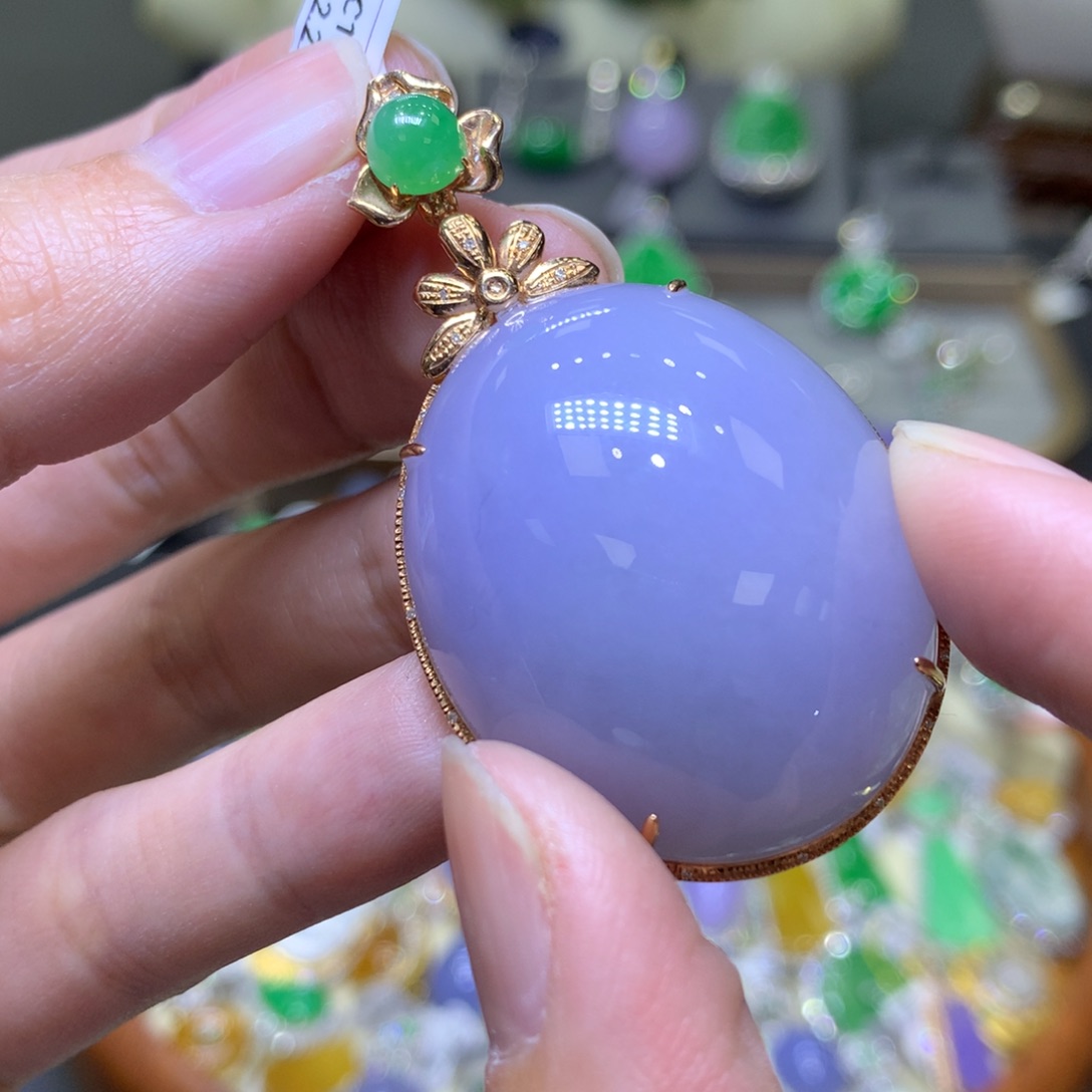 翡翠颈饰18K金镶嵌翡翠吊坠项链