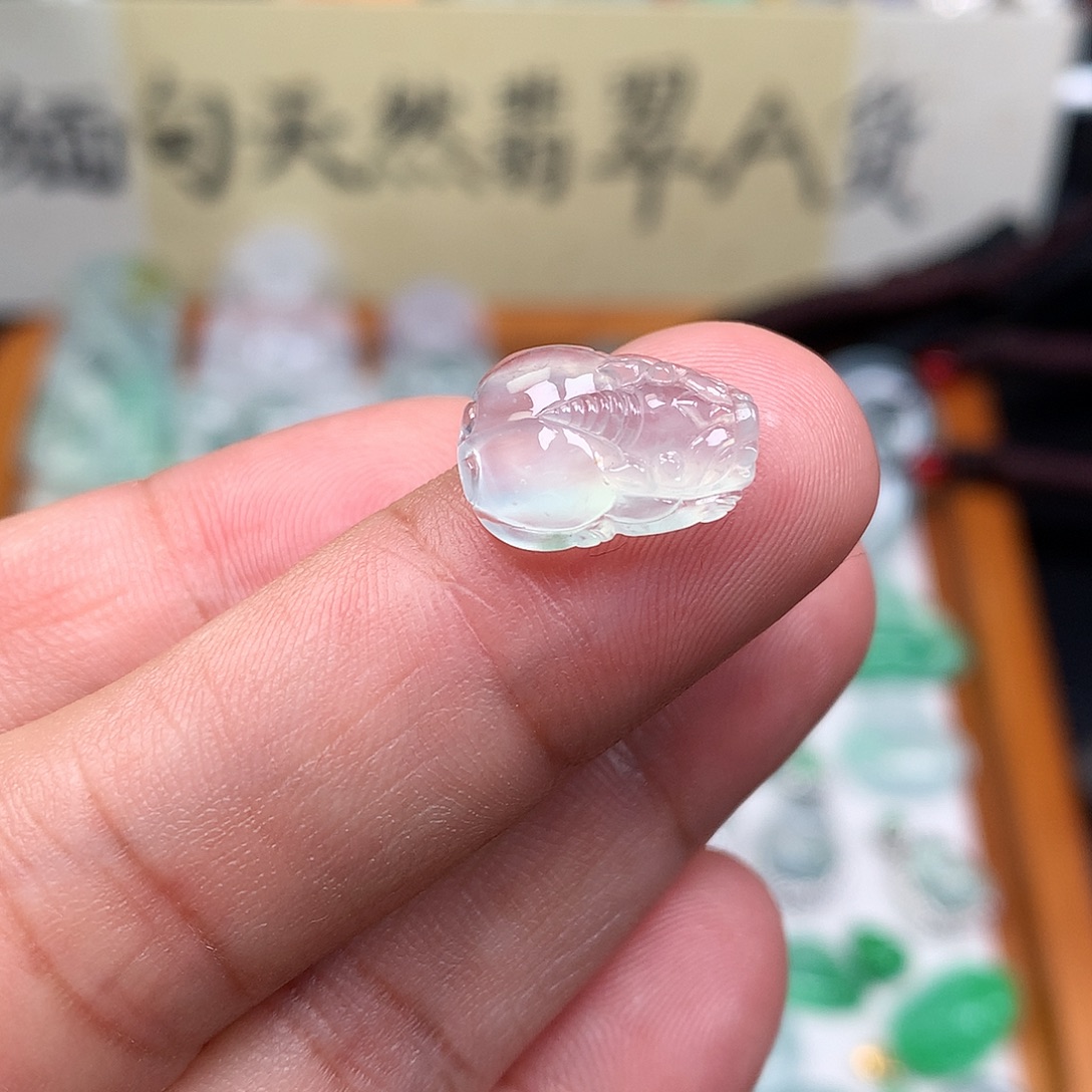 翡翠裸石缅甸天然A货翡翠冰种貔貅