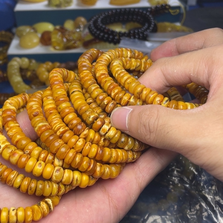 未镶嵌琥珀珠宝奇石