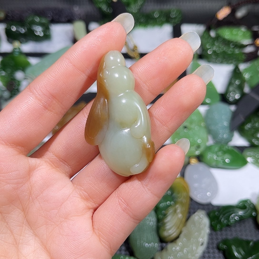 @***空和田玉未镶嵌颈饰