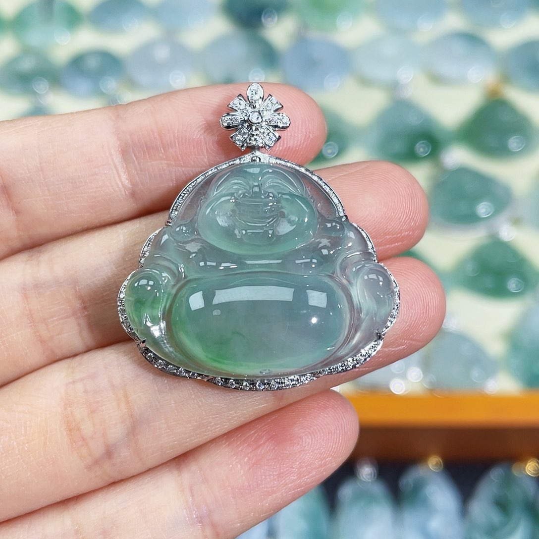 翡翠颈饰18K金镶嵌挽*?吊坠