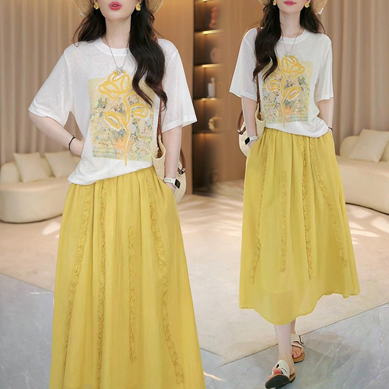 圆领印花T恤+高腰纯色半身裙两件套女款2025年夏季新款时尚套装