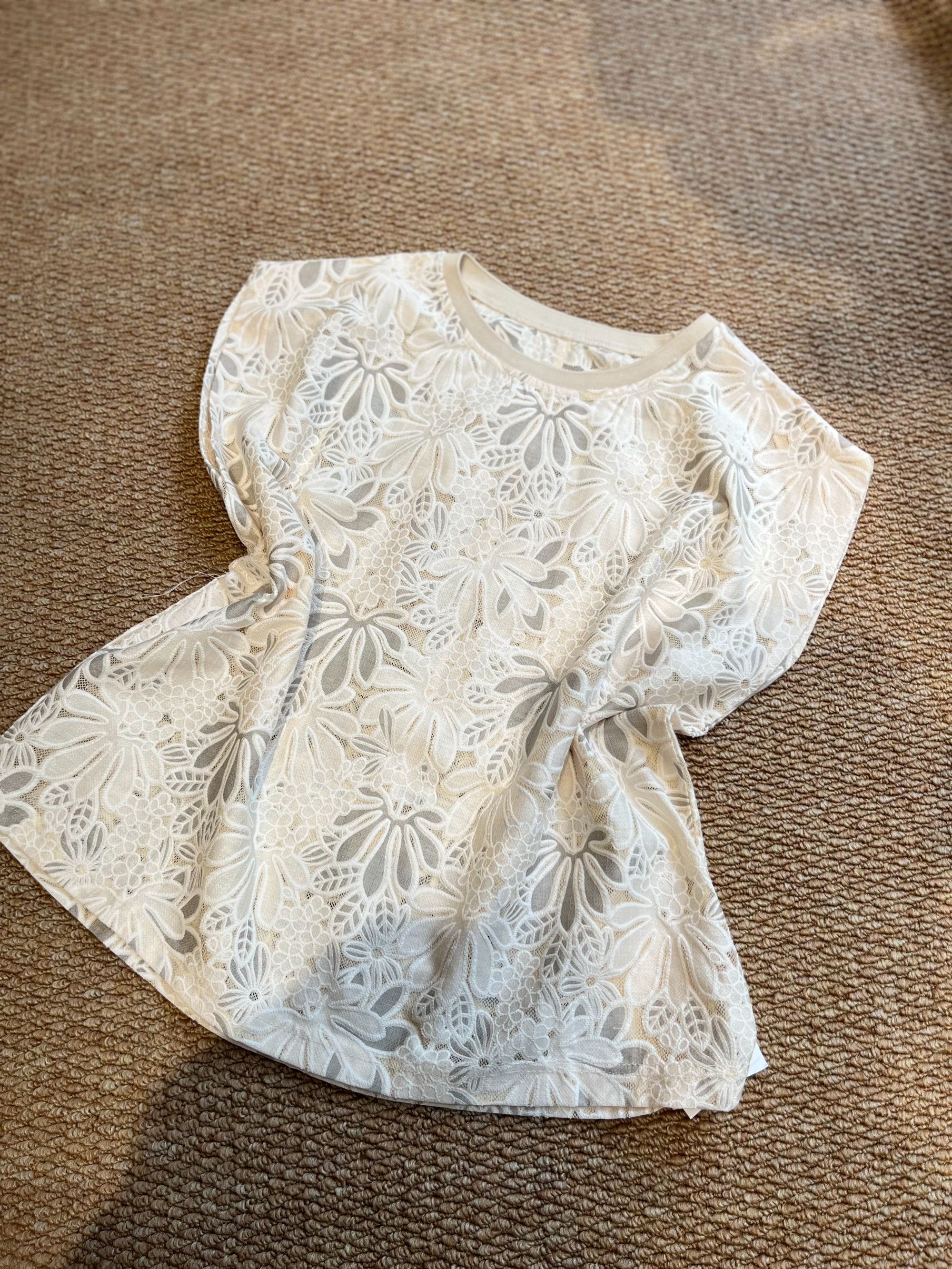 夏季简约时尚气质休闲蕾丝刺绣花短袖小衫上衣衬衫【雪芙蕾】