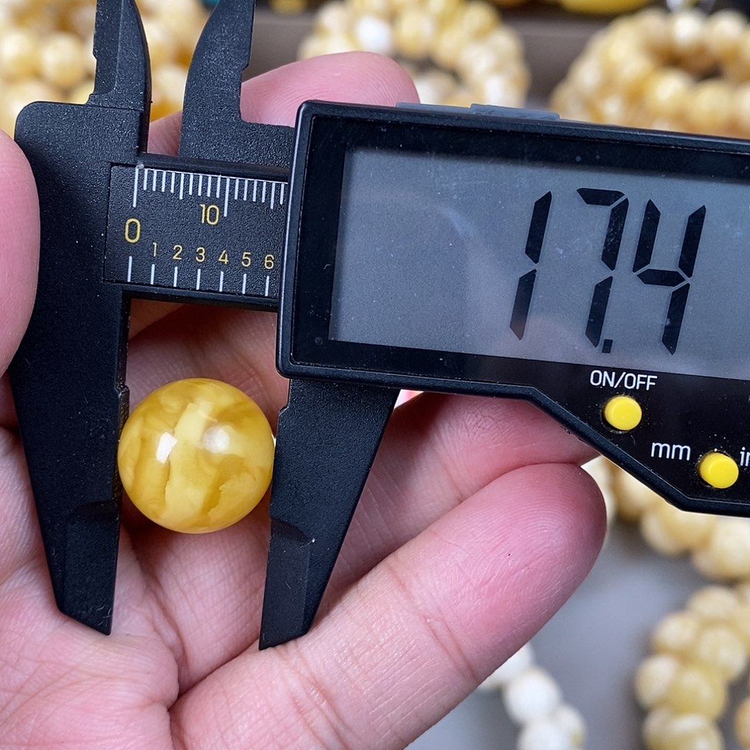 蜜蜡未镶嵌珠宝奇石3g