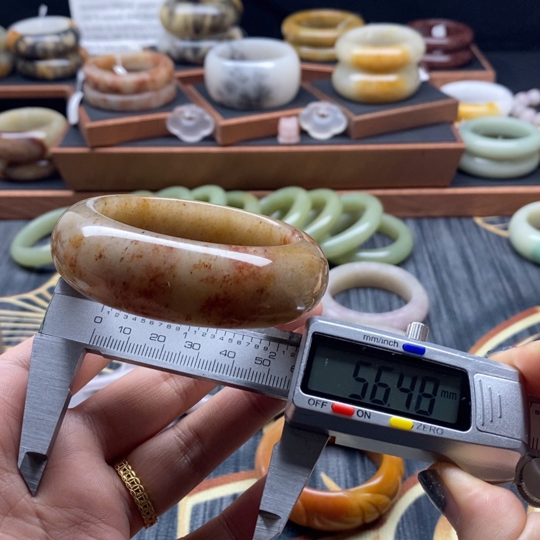 石英质玉未镶嵌手镯