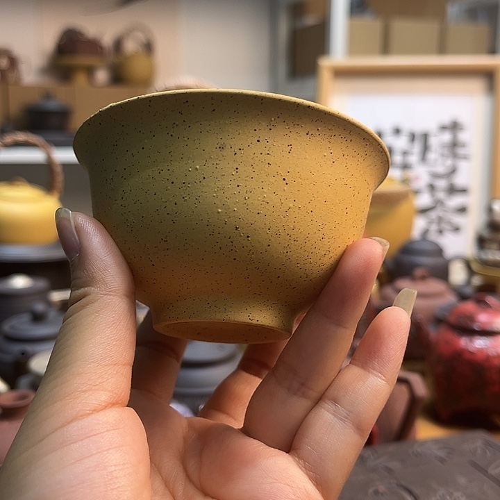 正品店老板一名自称被