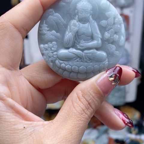 翡翠颈饰未镶嵌翡翠