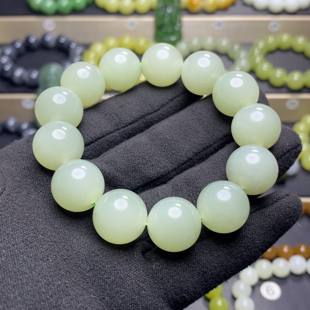 和田玉未镶嵌手串