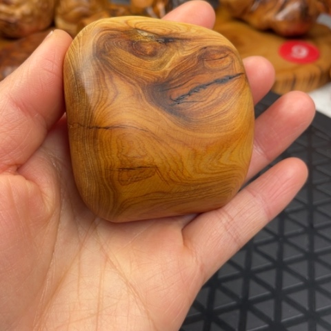 【闪购商品】柏木（崖柏）正宗太行陈化干黑油闻香把件