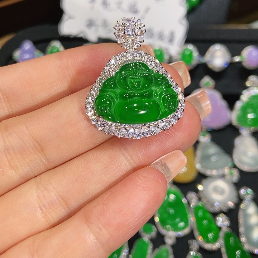 【闪购商品】翡翠颈饰未镶嵌天然翡翠