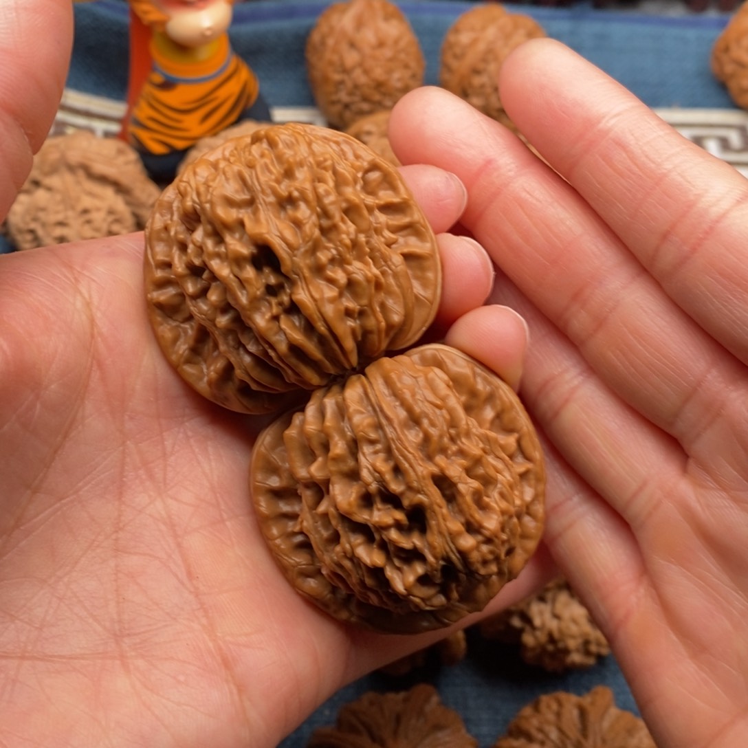 文玩核桃把件44平谷楼