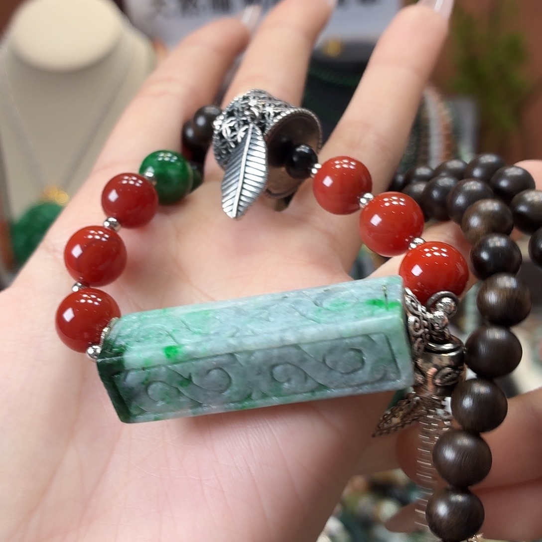 翡翠未镶嵌耳饰吊坠